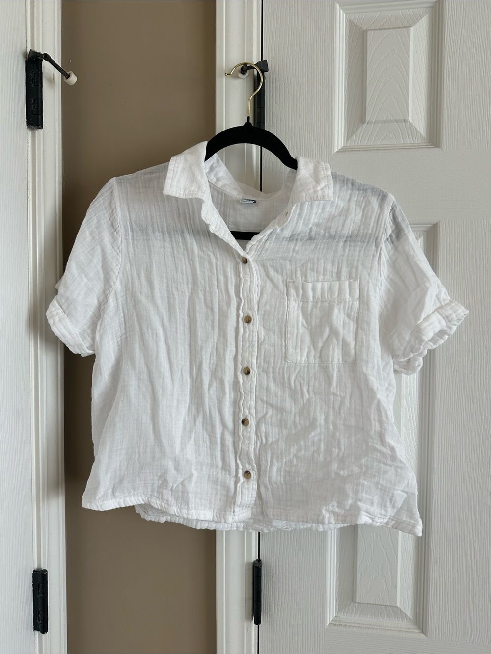 Old Navy White Short-Sleeve Button Front Shirt